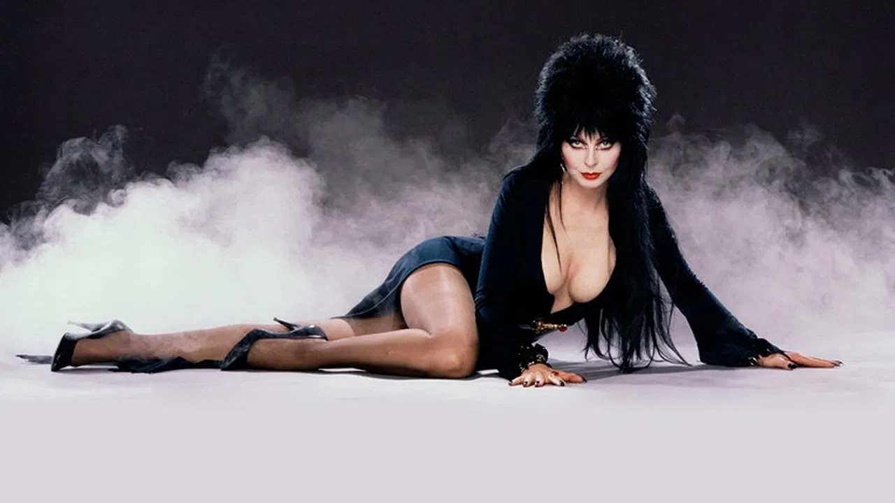 Elvira: a Rainha das Trevas (1988)